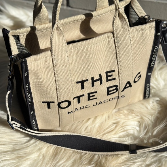 Marc Jacobs Jacquard Medium Tote Bag - Picture 8 of 11